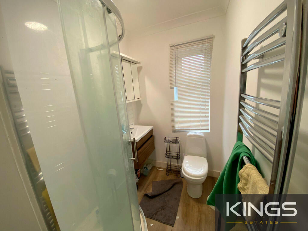 11 Earls Road (4)...