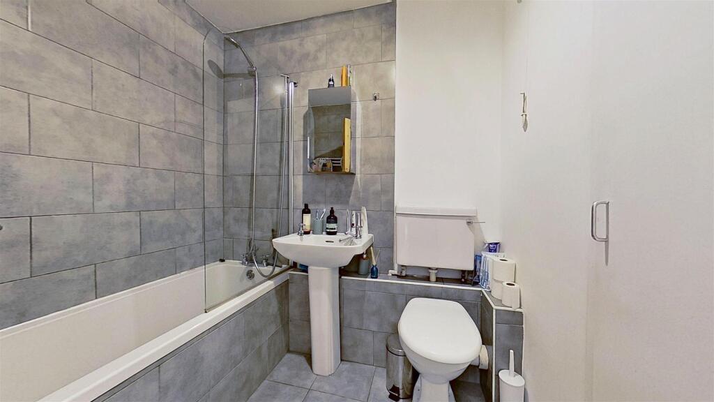 Westdean-Close-Wandsworth-SW18-03012025_142424.jpg