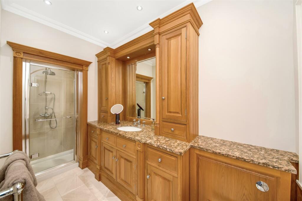 EN-SUITE SHOWER ROOM TO BEDROOM ONE