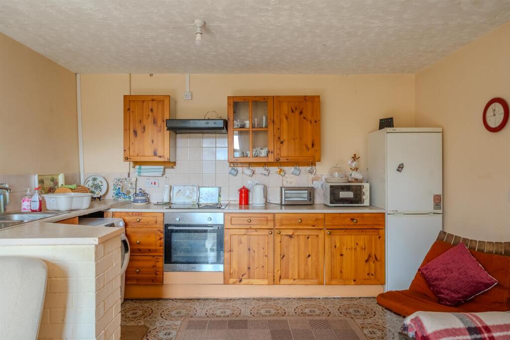 12 Lower Leigh Road-9.jpg