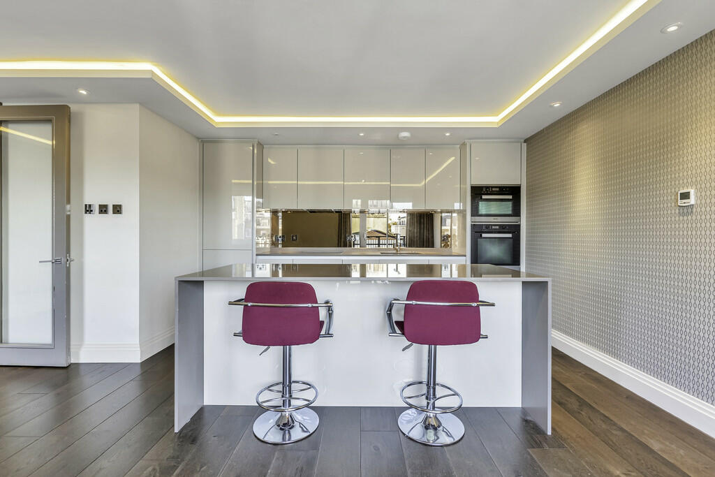 19, 55 Ebury Stre...