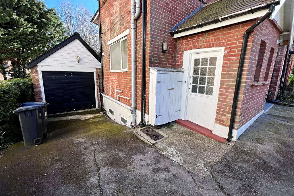 Garage &amp; Parking