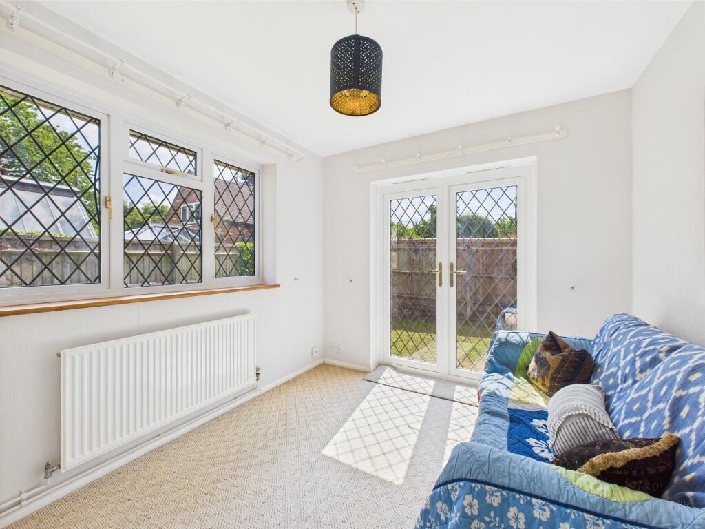 CAM02119G0-PR0401-STILL009