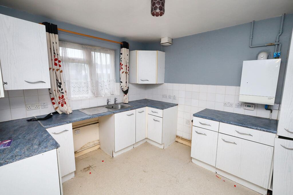3 Pond Lees Close, Dagenham, RM10 9BQ