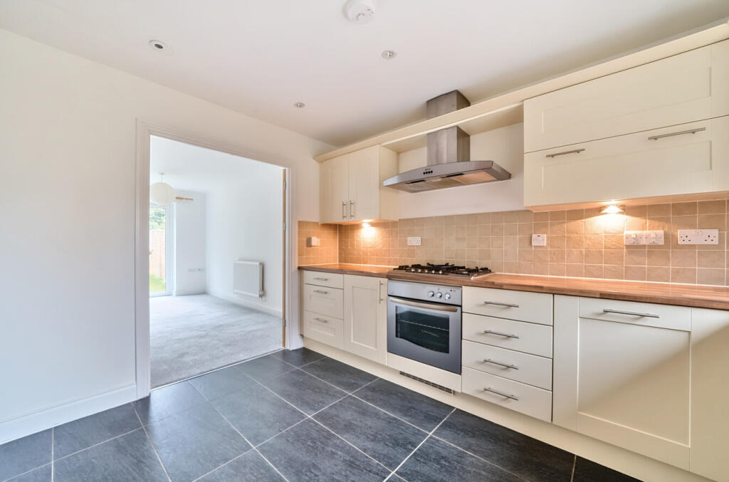 1342380-4-68a5a6b...