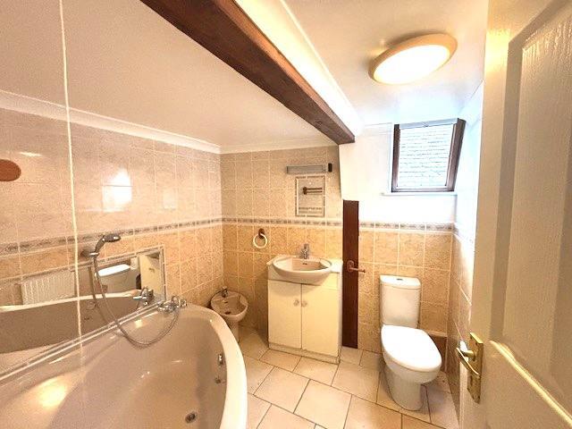 22 Lower Church Lane bathroom.jpg