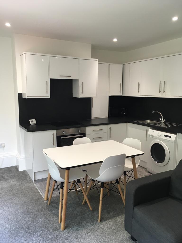 19) 105 Cottingham Road Kitchen 20.07.2020.jpg