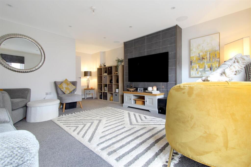 Living Room a.jpg