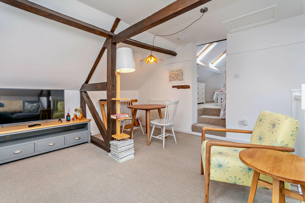 8601537-interior0...