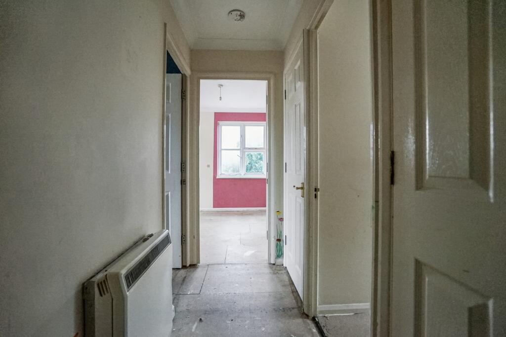 84 Staffords Place, Horley, Surrey RH6 9GY