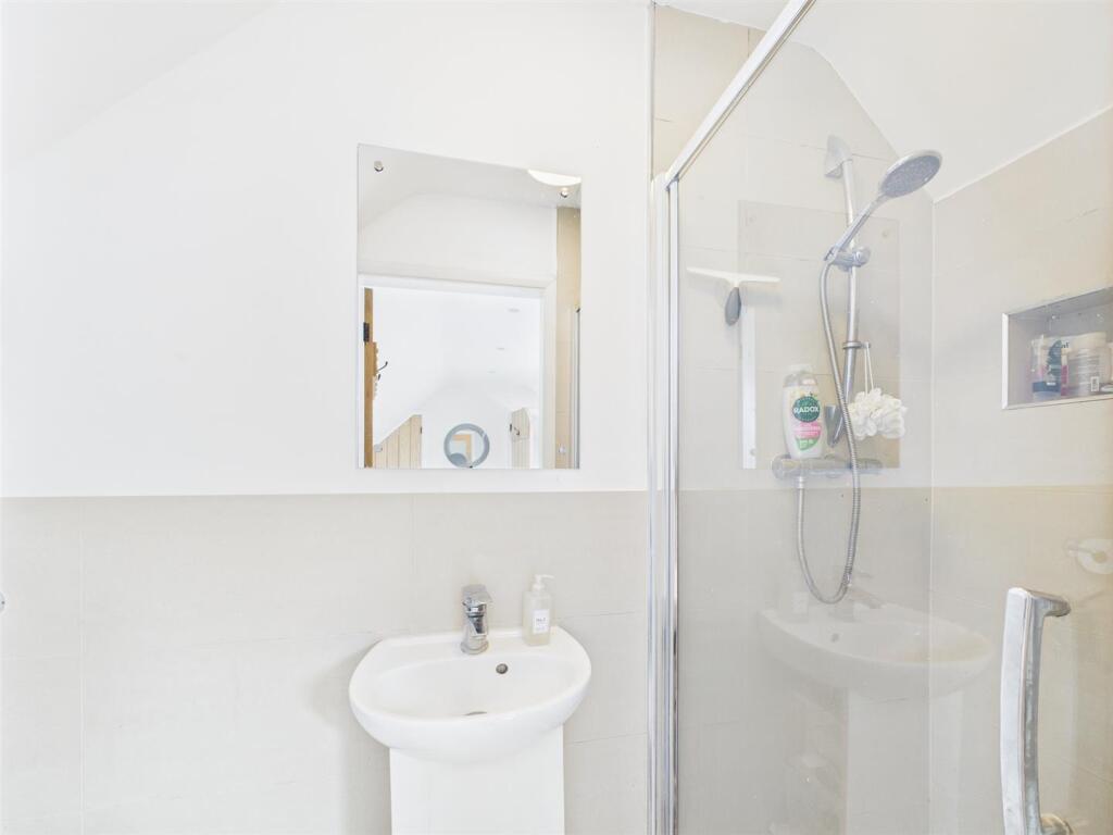 EN SUITE