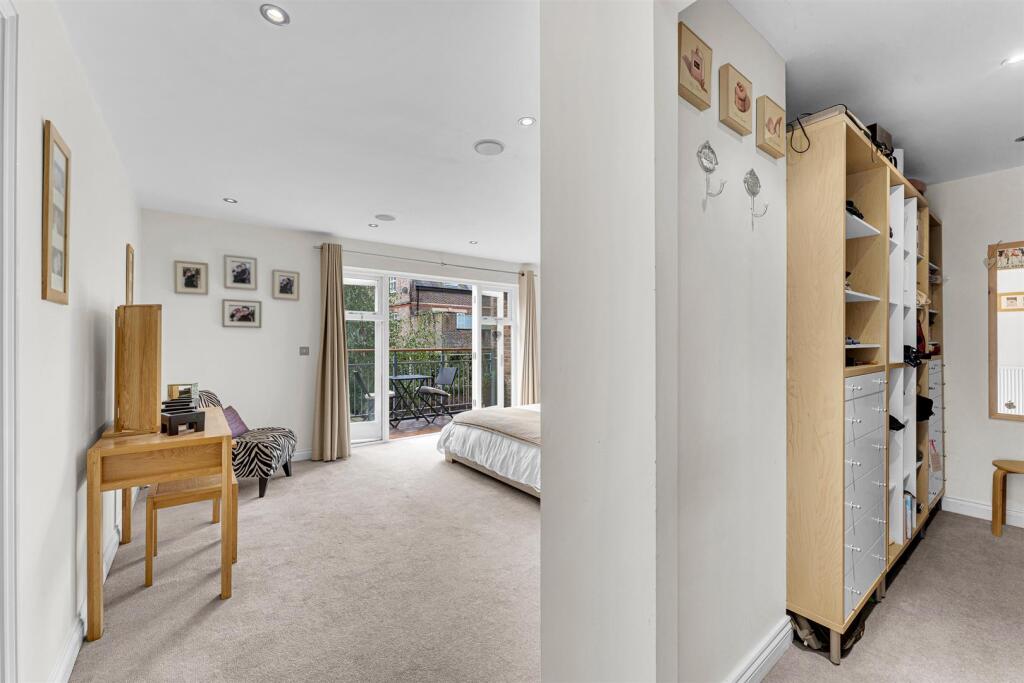 Principal Bedroom Suite