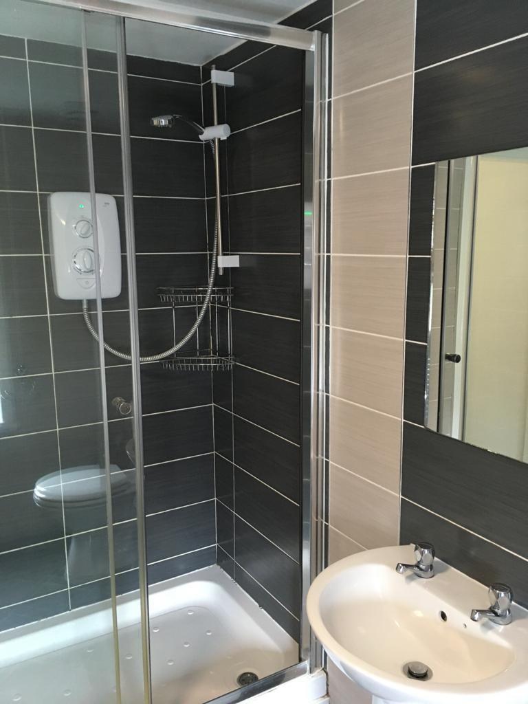 3) 11 Melbourne Street Bathroom 15.07.2020.jpg