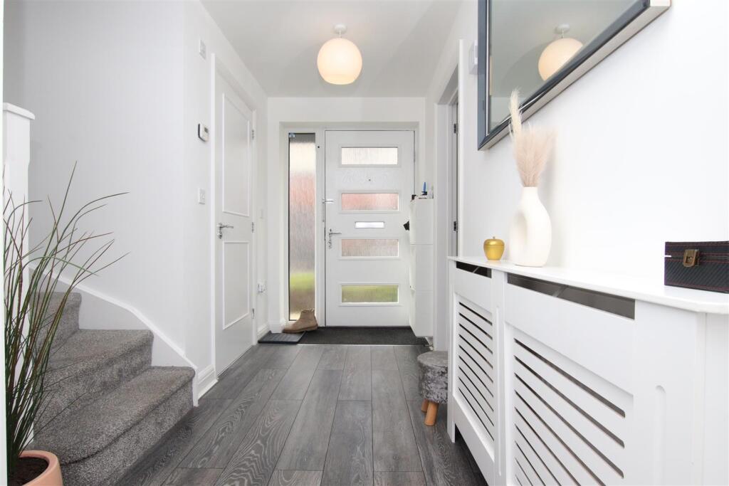 Hallway.JPG