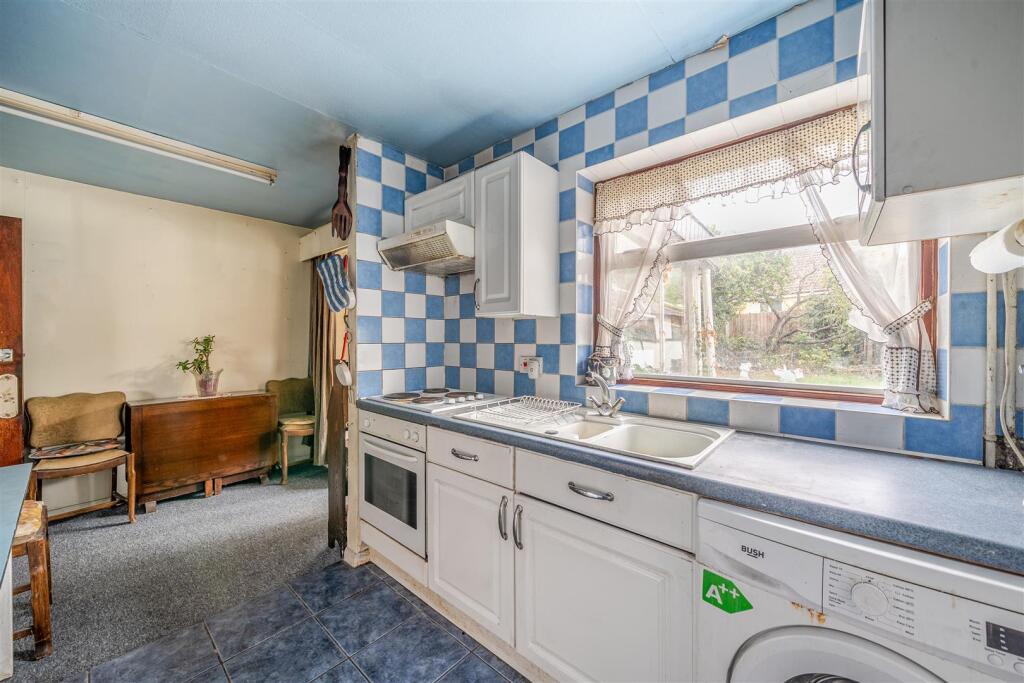kitchen h.jpg