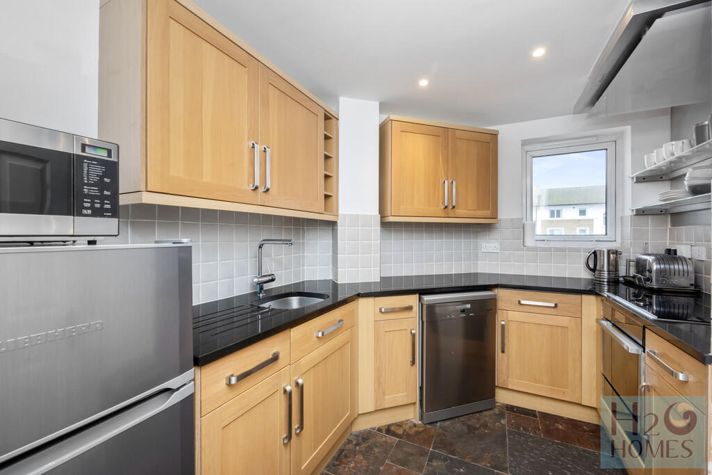 Neptune Court, 21...