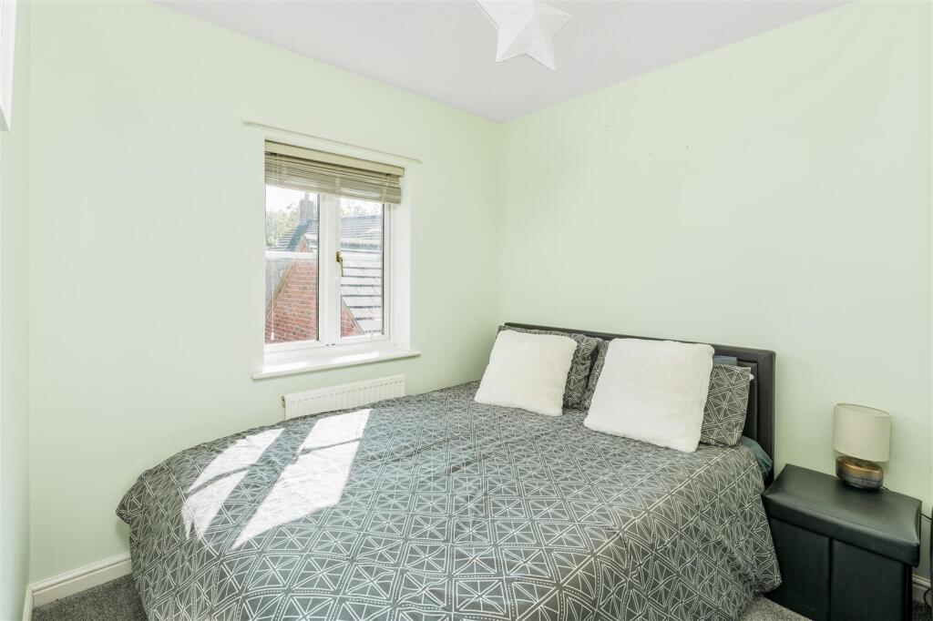 27 Lord Grandison Way, Banbury-24.jpg