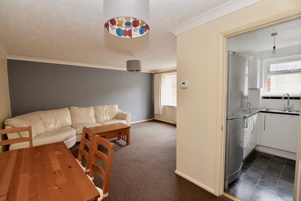 Living/Dining Roo...