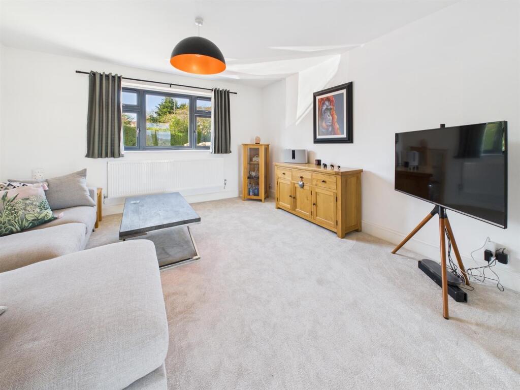 CAM03789G0-PR0054-ST