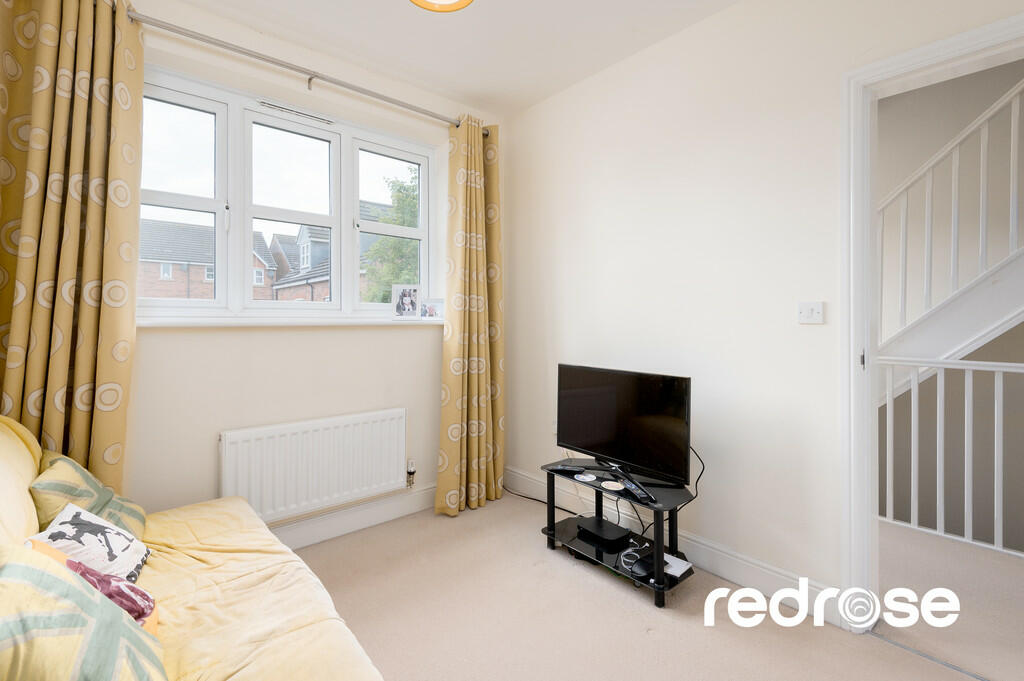 11 Robinson Close...