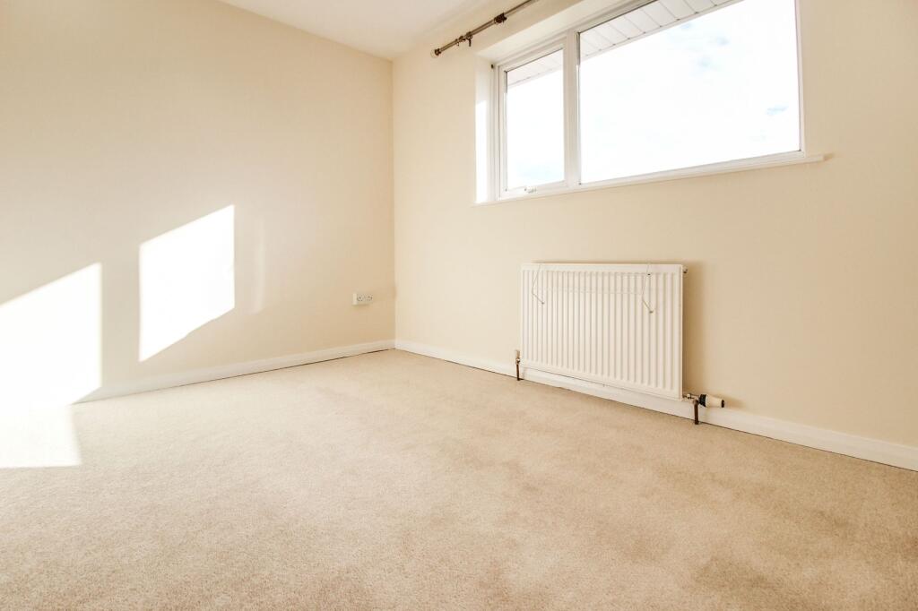 Wakefield Close, Freshbrook, SN5