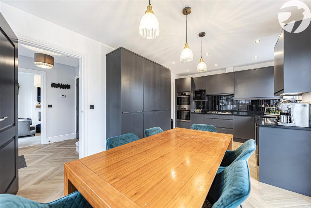 Kitchen/Dining