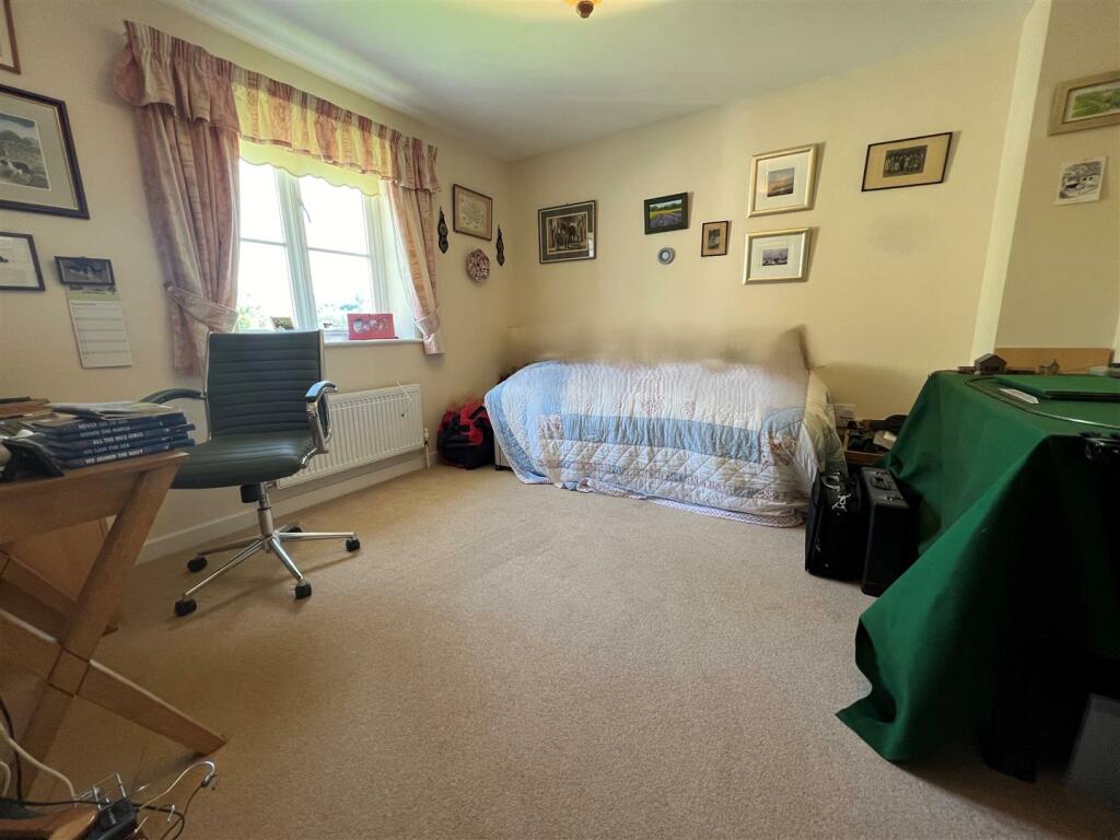 New spare bedroom.jpg