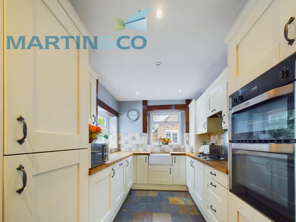 CAM01870G0-PR0143...