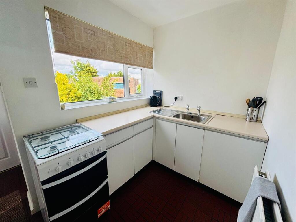 Fitted Kitchen: