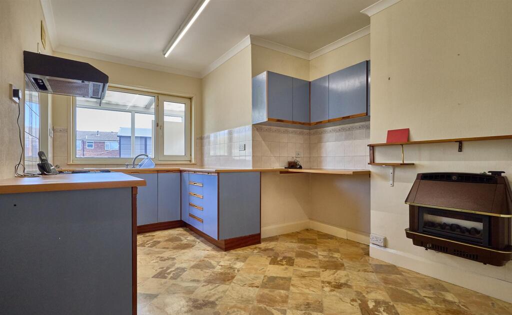 Rear Dining Kitchen