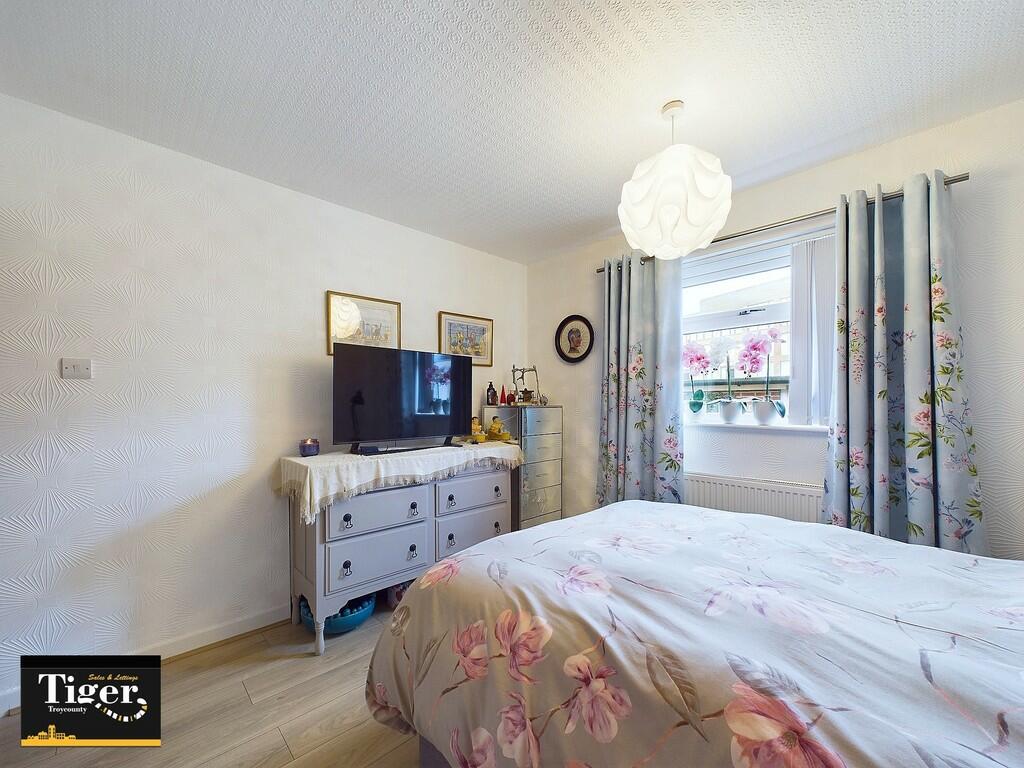 CAM02176G0-PR0429...