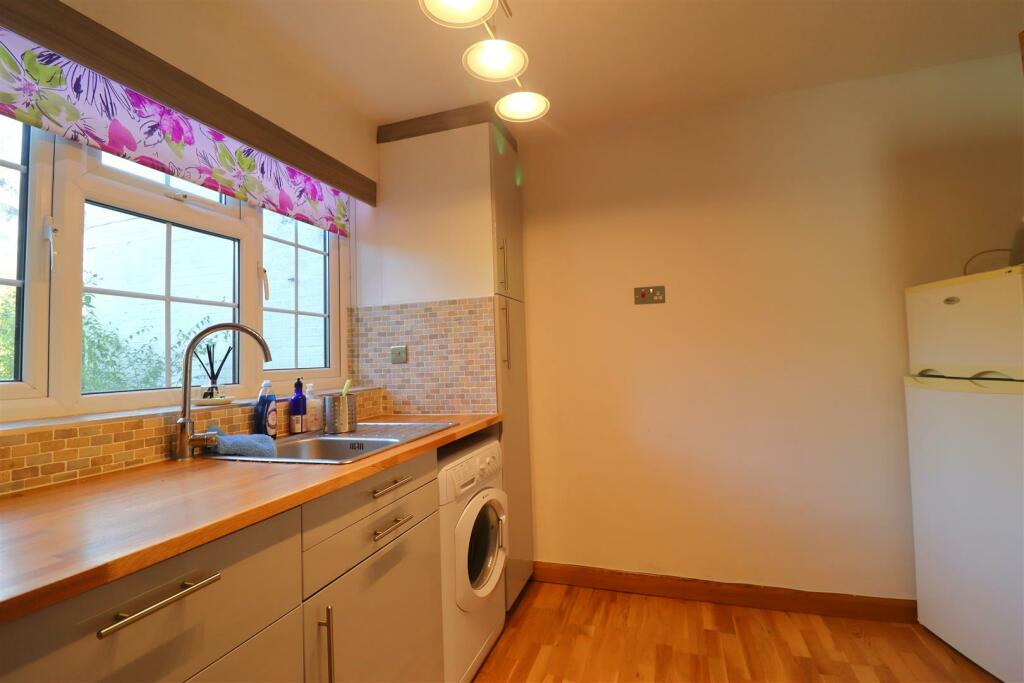 kitchen2.JPG