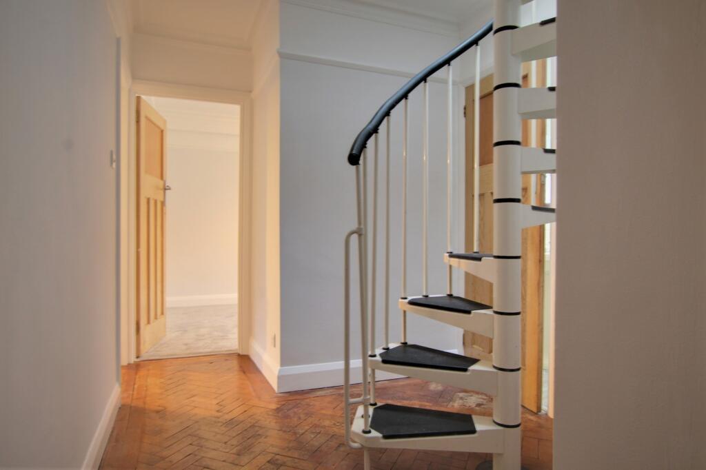 5.hallway.jpg