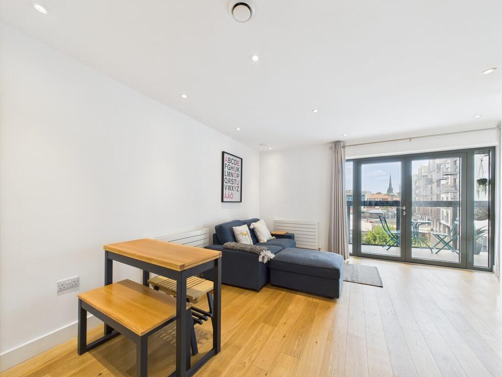 Lounge / Kitchen