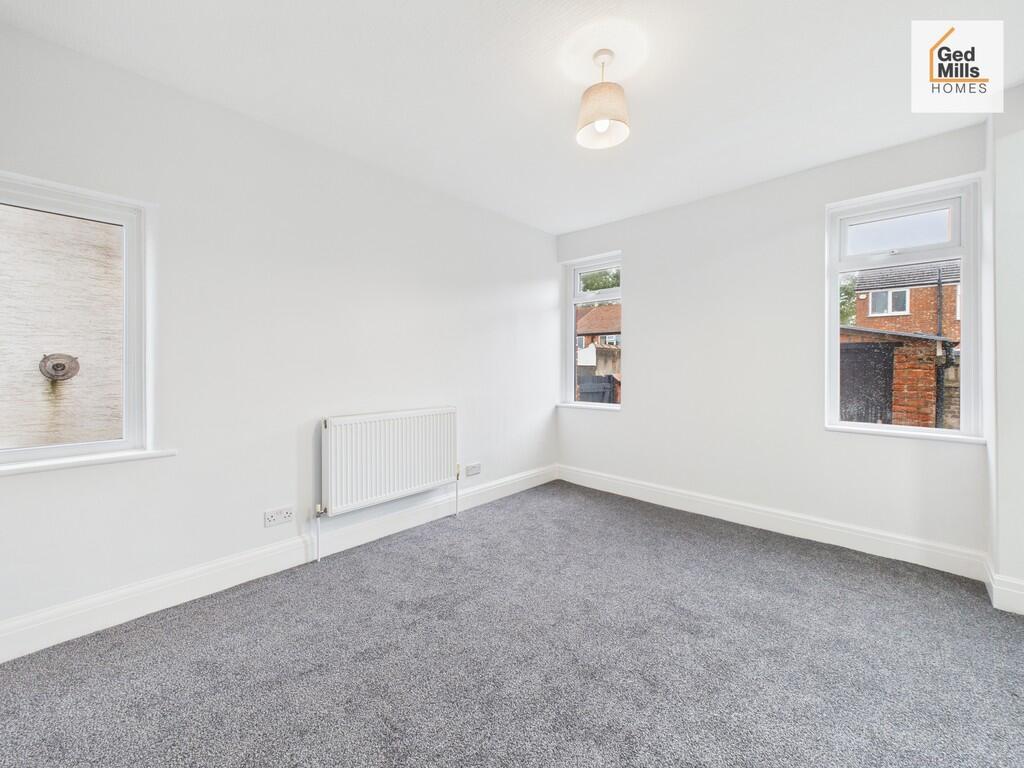 CAM04261G0-PR0104...