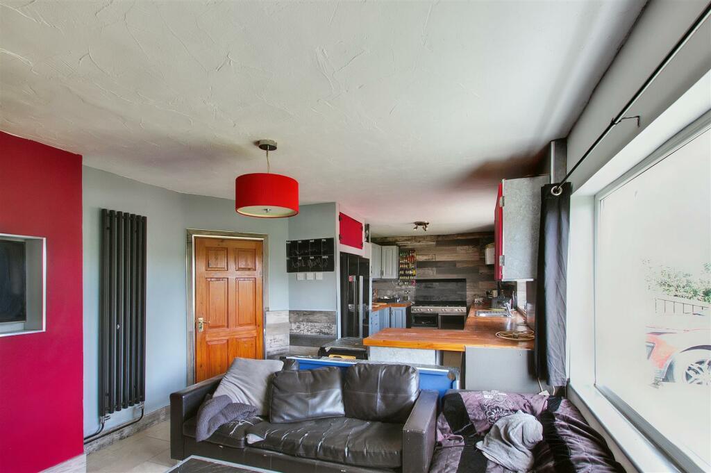lounge/kitchen