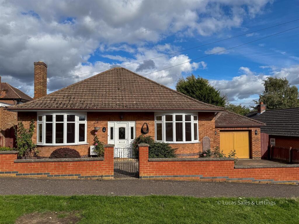 3 Larch Rd Kettering-30.jpg