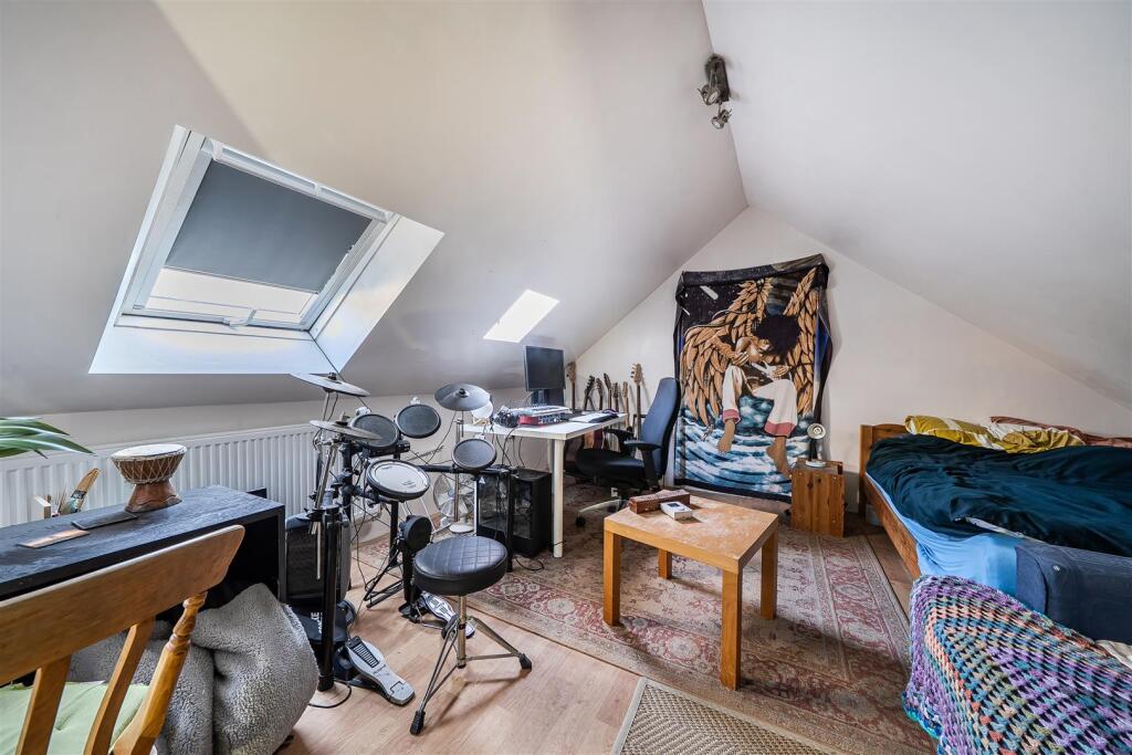 Annexe / Studio Room