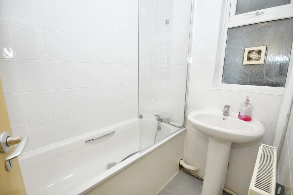 2 Walton Court &amp; Garage, Sheen Park, Richmond, TW9 1UL