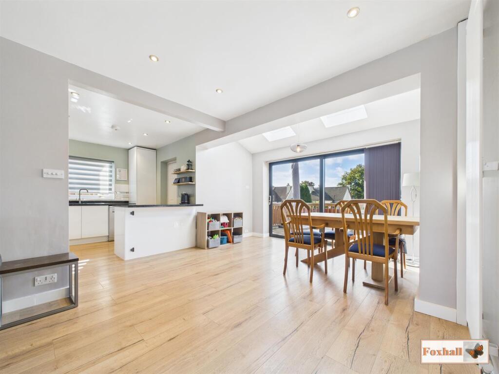 Open Plan Kitchen/ Dining / Living space
