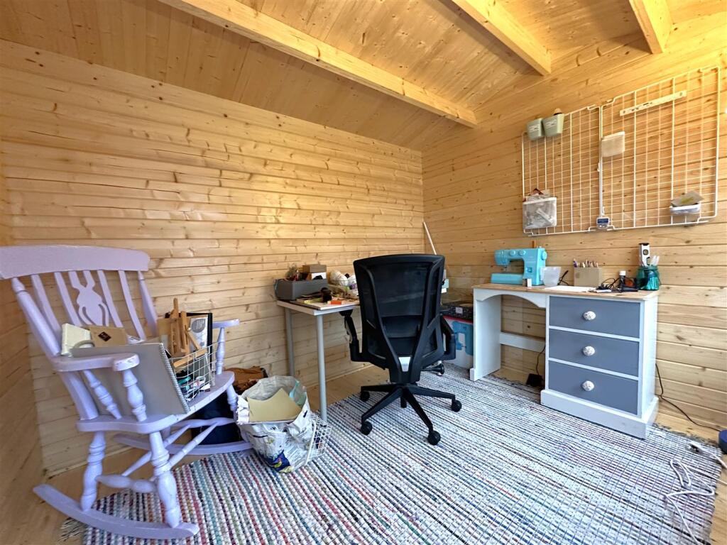 Timber Cabin: Internal 909