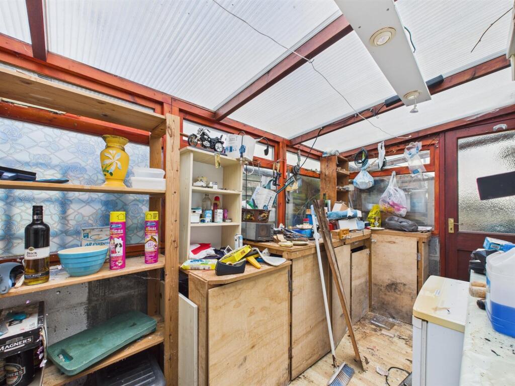 Lean-to