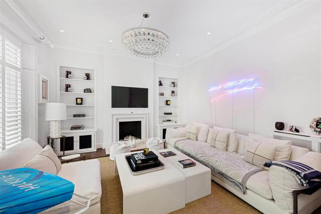 37 Lower Belgrave Street Hi-10.jpg