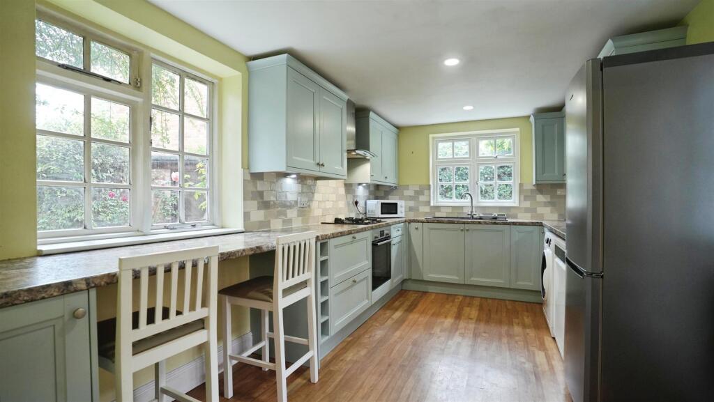 19c30ec8--4476-BF73-CD8503F5DBA7-22198-000008A3CD1