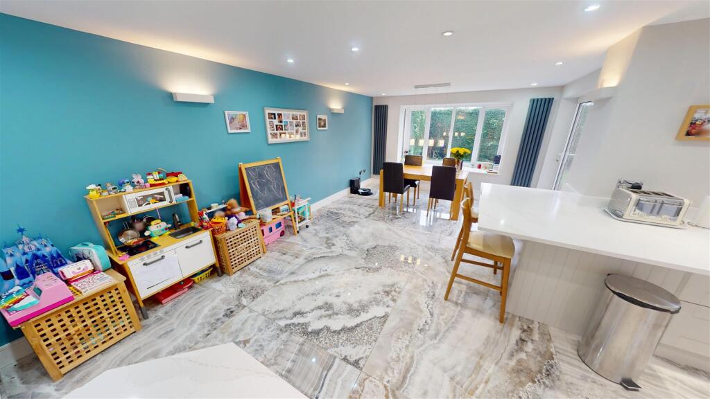 Stretton Avenue Kitchen Diner