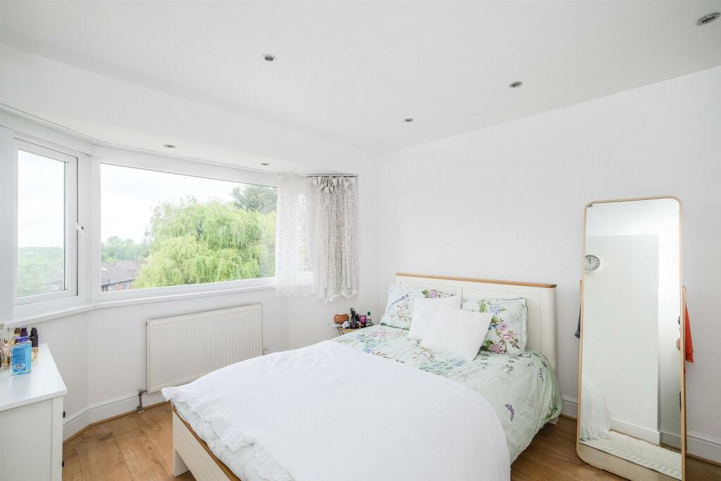 13 dovehouse gdns-4_rszd.jpg