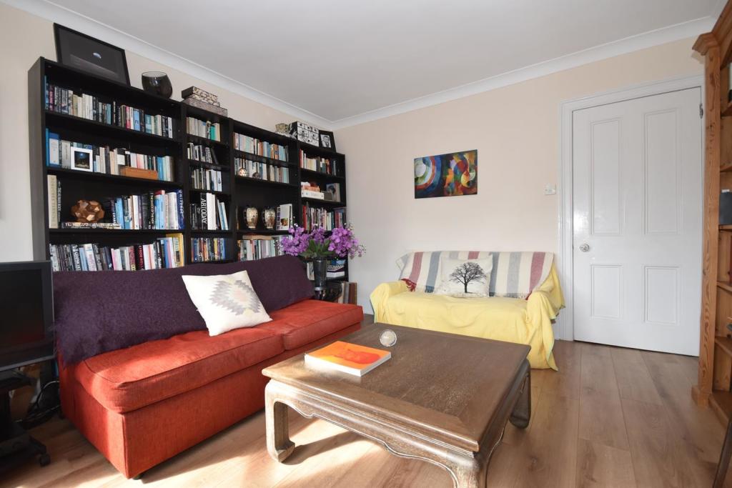 Sitting Room..JPG