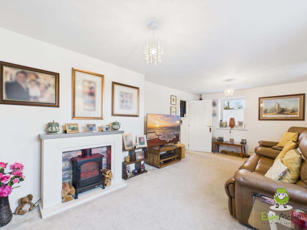 EweMove Estate Agents Basingstoke - Fairway Road 