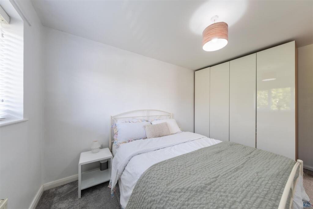 9 Simmonds Close-019.JPG