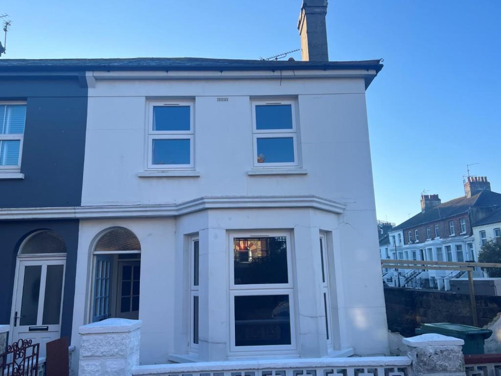 50 Susans Road Front.jpg